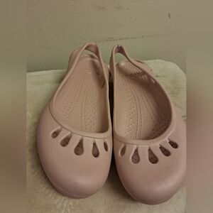 Women's Light Pink Slip-On Crocs Shoes Size W 8